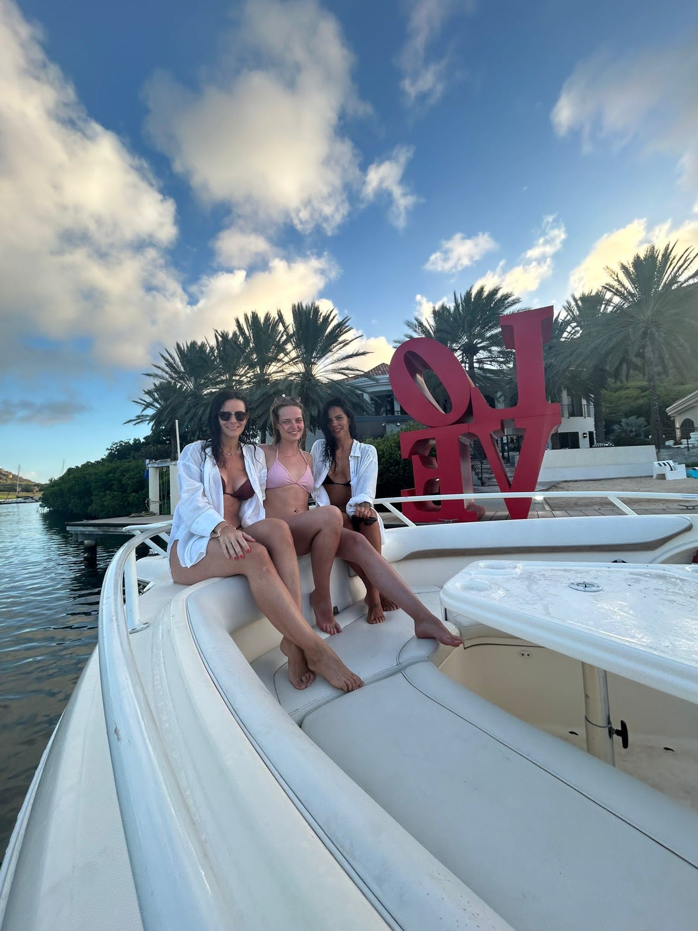 💃 Girls Girls Girls – Golden Hour Photo & Drone Cruise