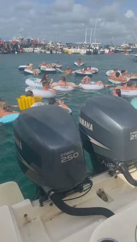 Sunday Fuikday – Full-Day Boat Party to Fuik Bay